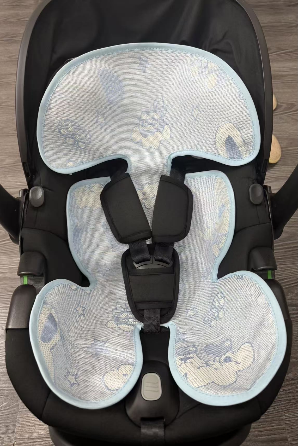 Sicurezza del seggiolino auto estivo: come mantenere il tuo bambino fresco e sicuro