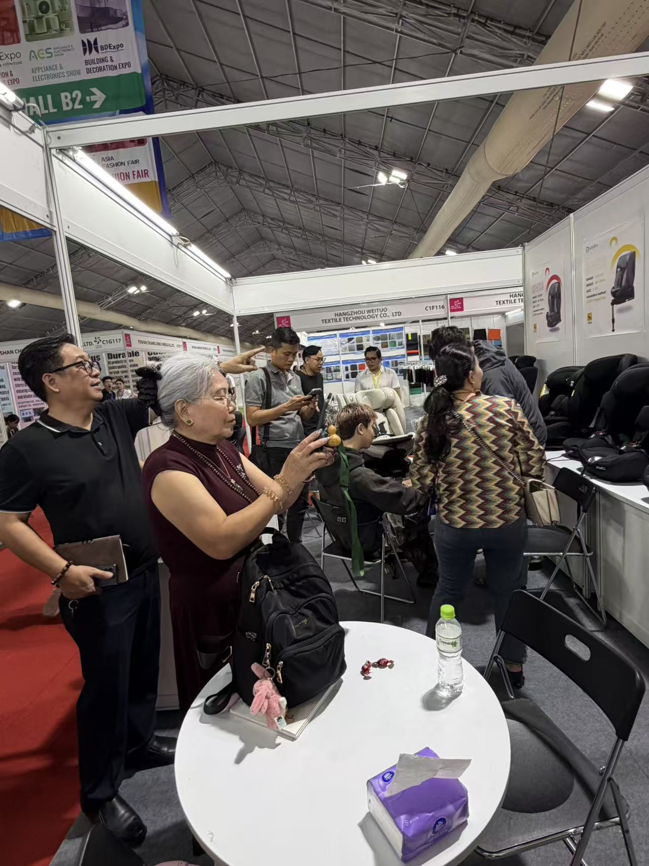 Penetrare in profondità il mercato vietnamita e cogliere le opportunità del settore: la fiera BEWELL in Vietnam si è conclusa con successo, aprendo un nuovo oceano blu per i seggiolini auto per bambini in Vietnam